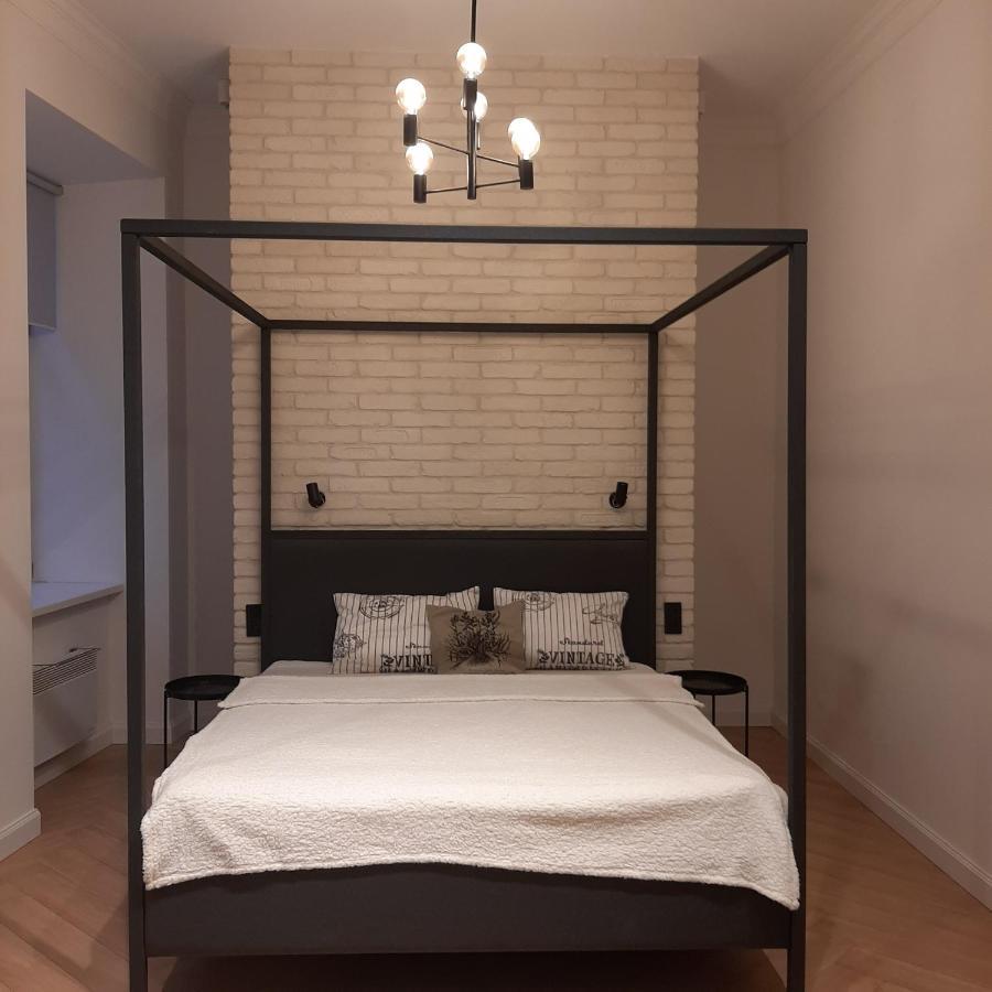 простора і вишукана в самому серці львова Apartment