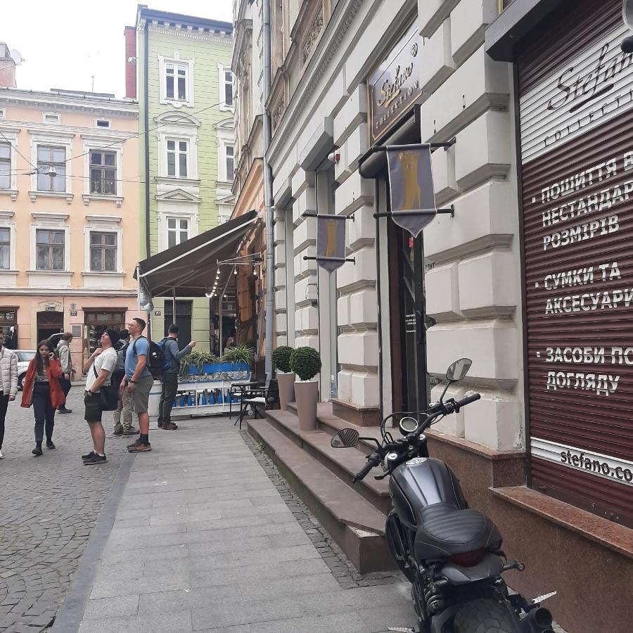 простора і вишукана в самому серці львова Apartment Lviv